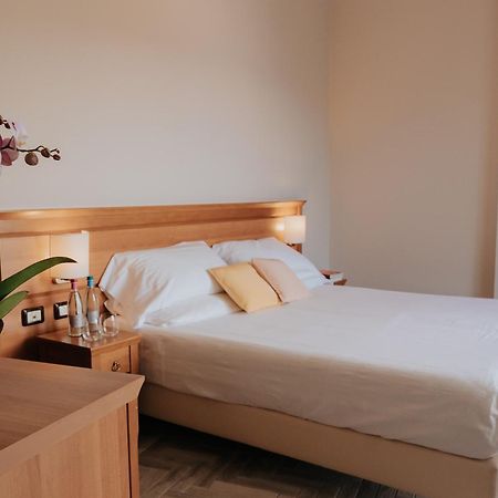 Hotel Flora Stresa Dış mekan fotoğraf