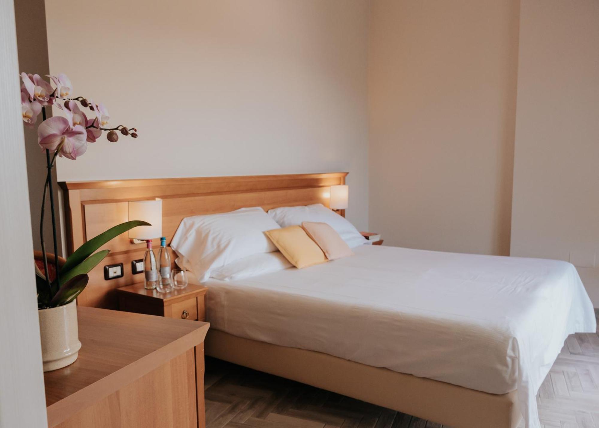 Hotel Flora Stresa Dış mekan fotoğraf
