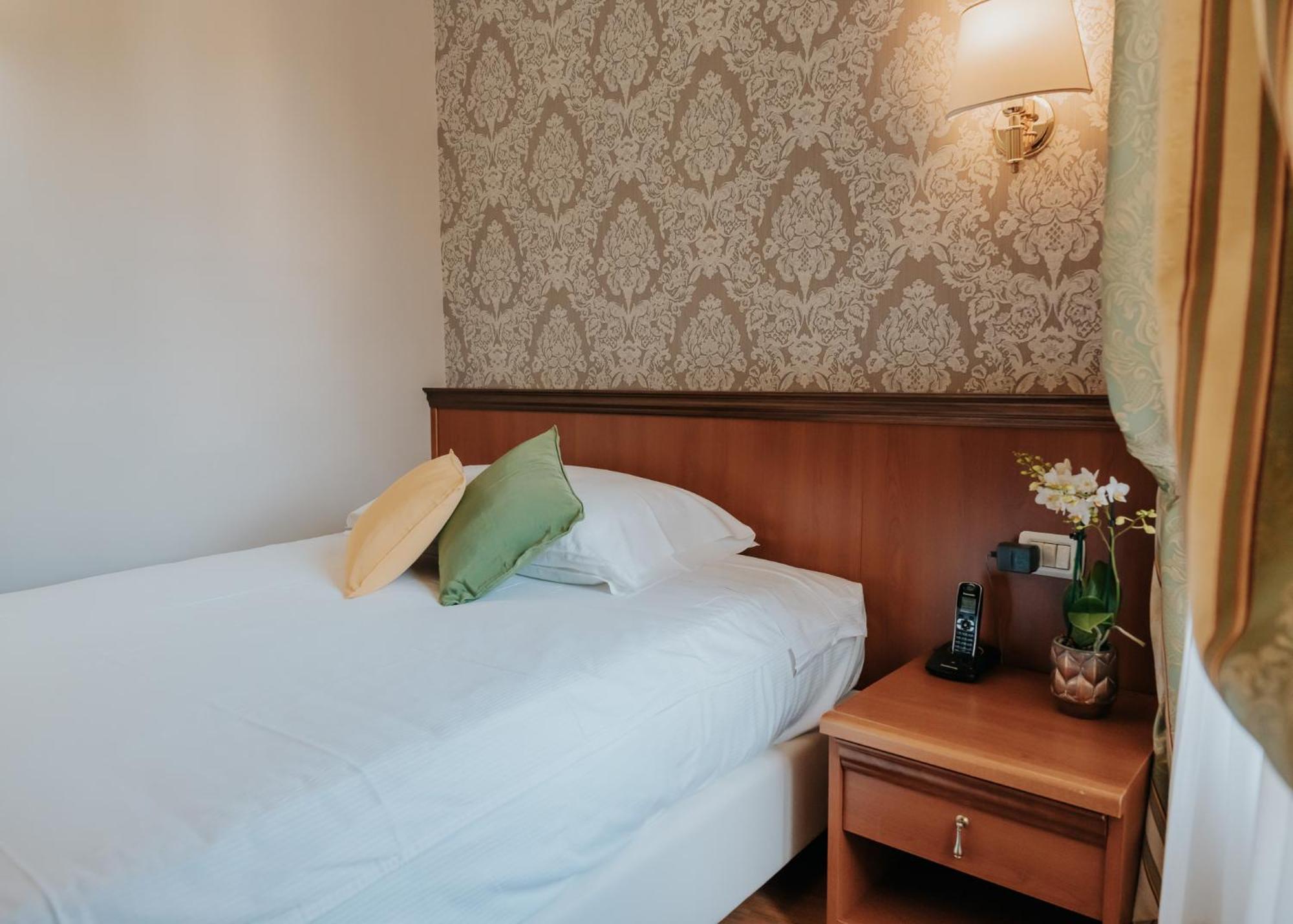Hotel Flora Stresa Dış mekan fotoğraf