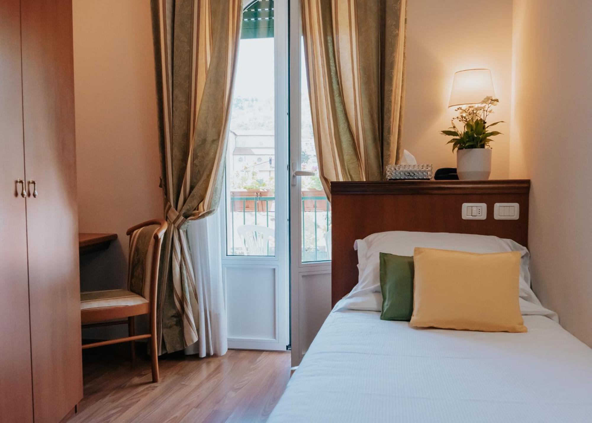 Hotel Flora Stresa Dış mekan fotoğraf