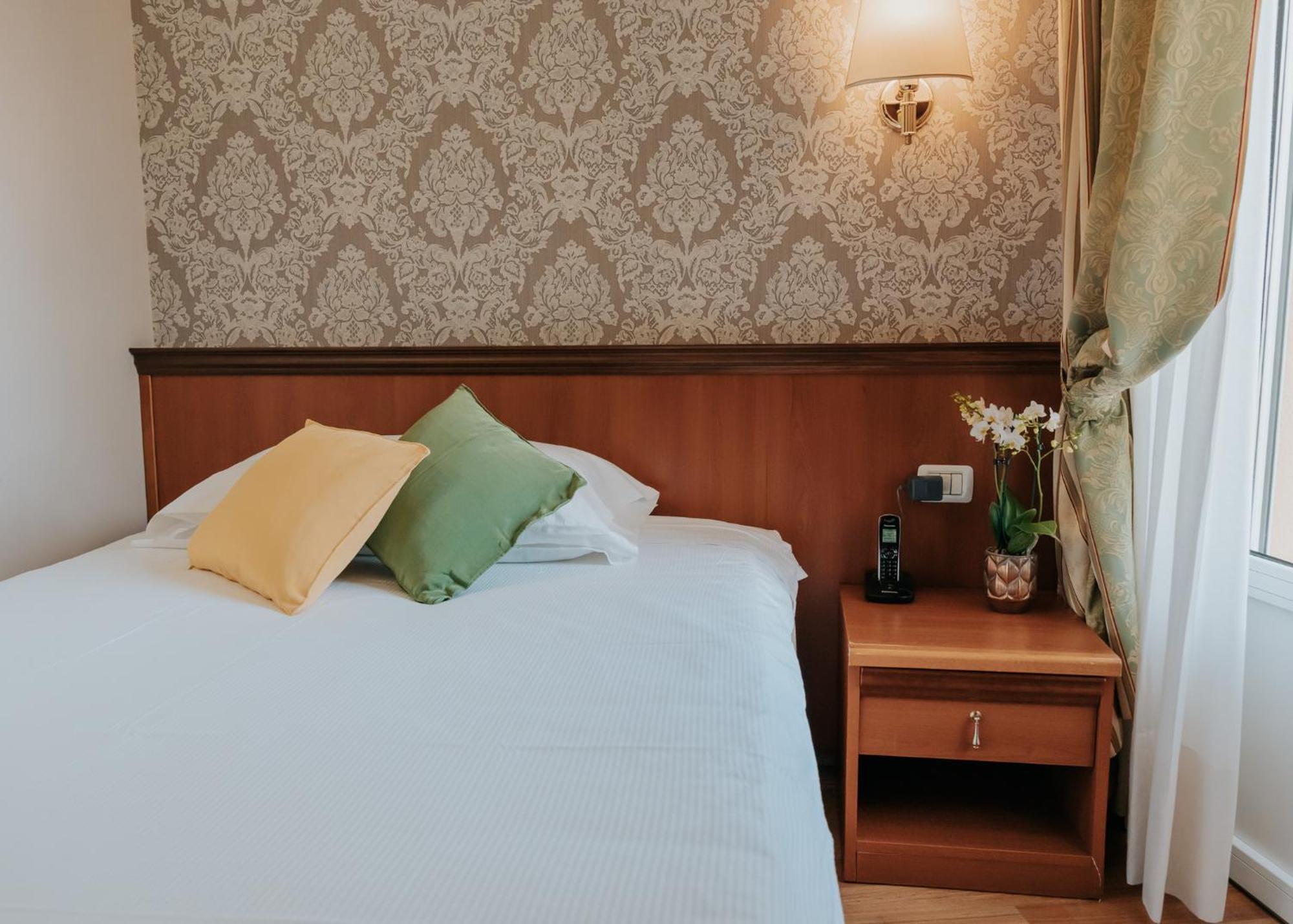 Hotel Flora Stresa Dış mekan fotoğraf