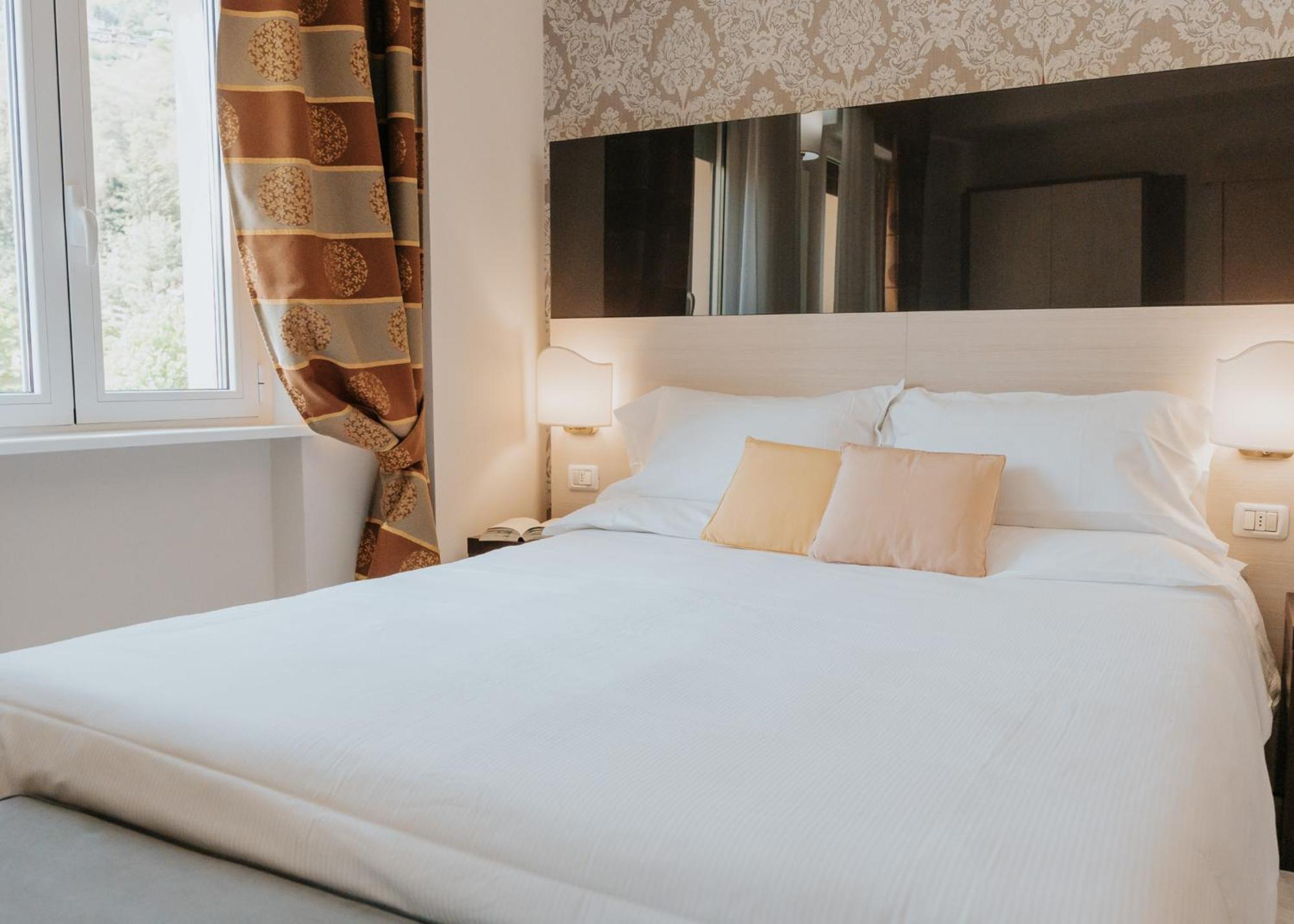 Hotel Flora Stresa Dış mekan fotoğraf