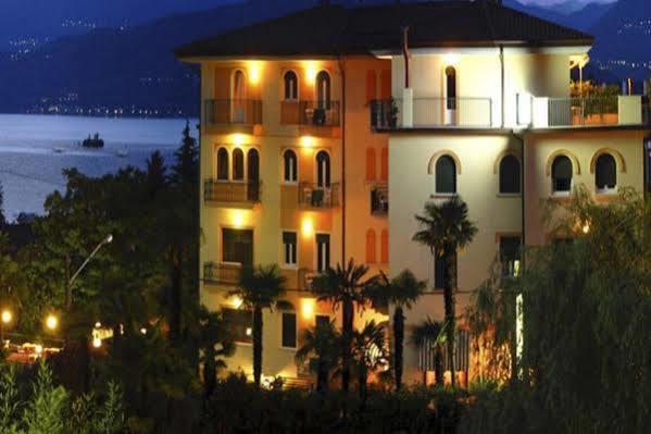 Hotel Flora Stresa Dış mekan fotoğraf